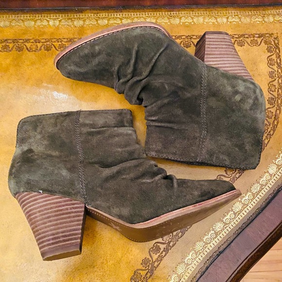 SPLENDID Womens Smoke Green Ruched Rodeo Almond Toe Stack Heel Leather Boots NEW - Picture 2 of 8